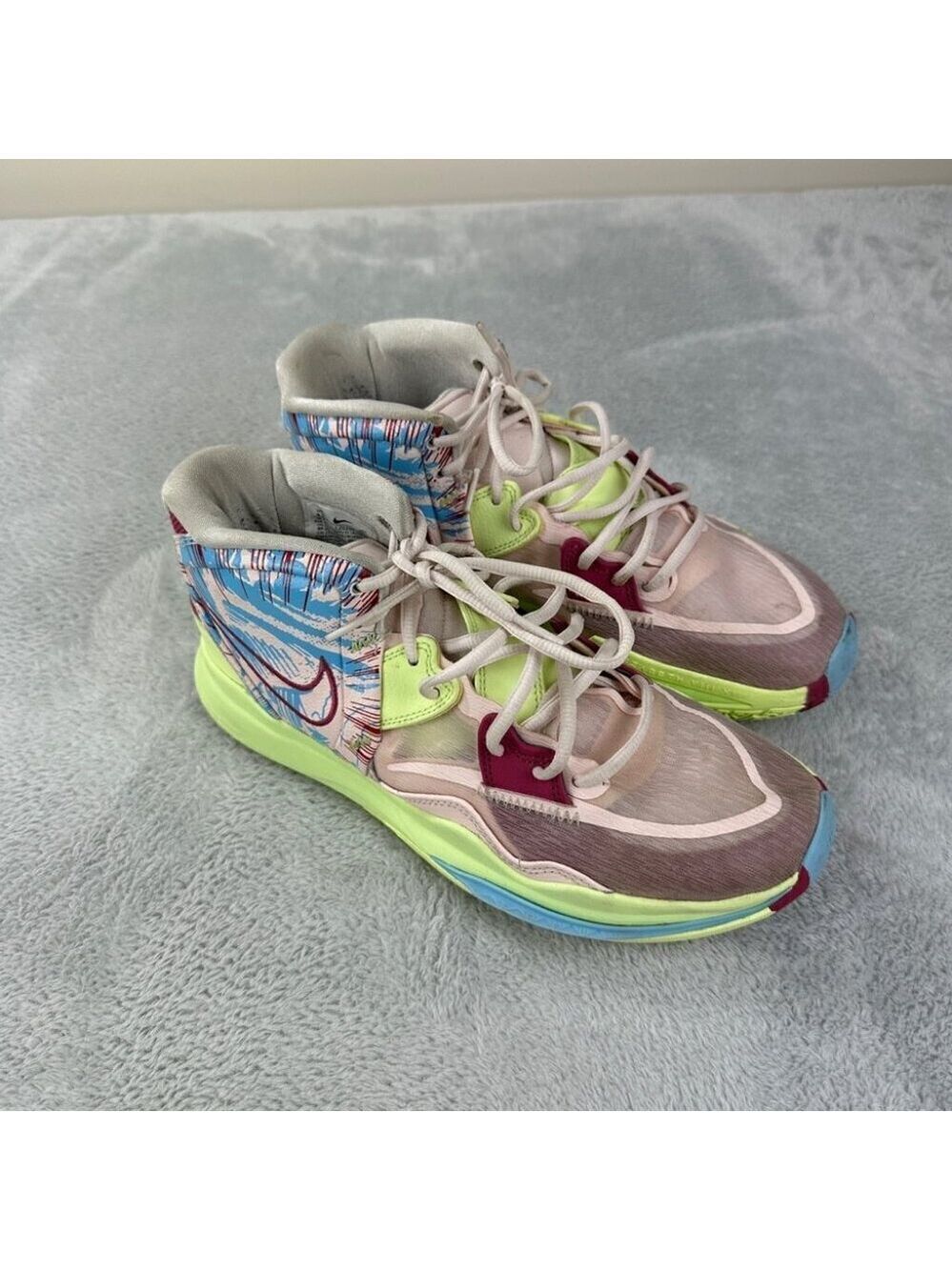 Nike Men Sz 9.5 US/8.5 UK/43 EU Kyrie Infinity People Sweet Beer Volt CZ024-600